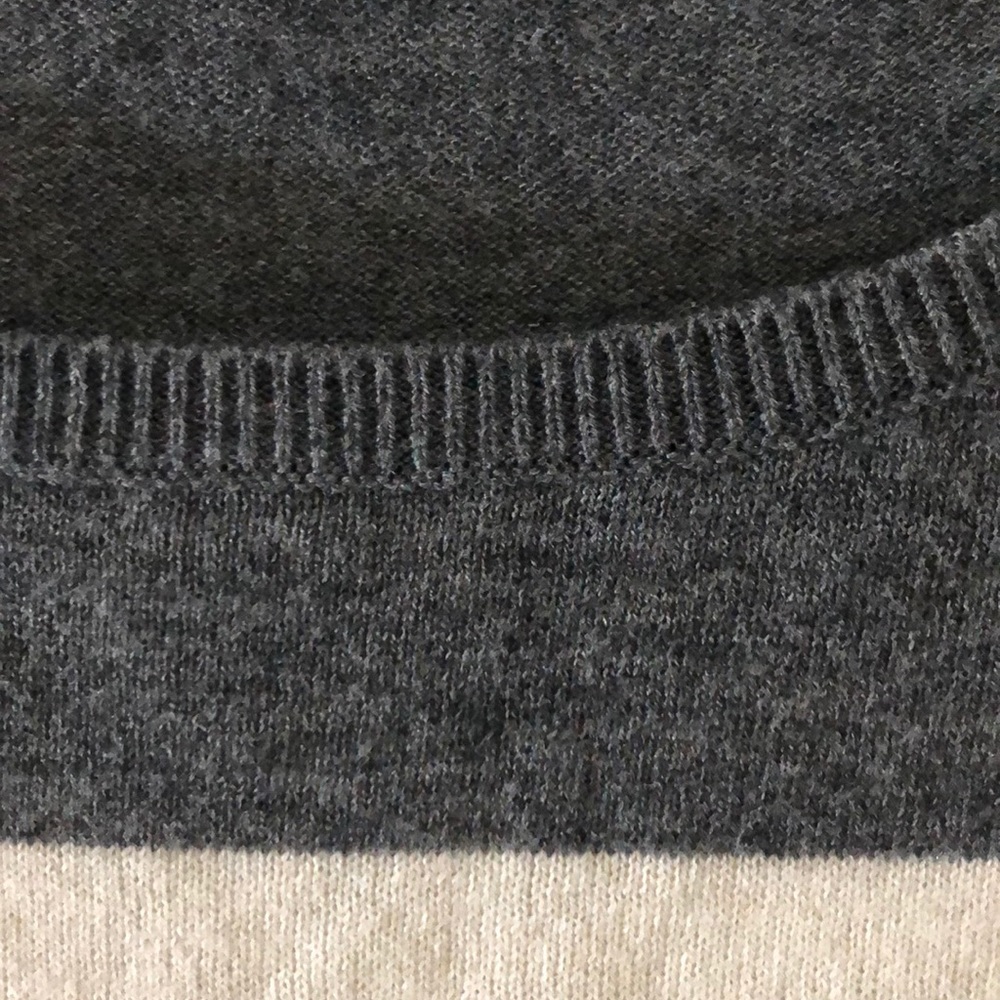 Joie Sweater White/Gray Stripes - XS - EUC - Picture 10 of 13